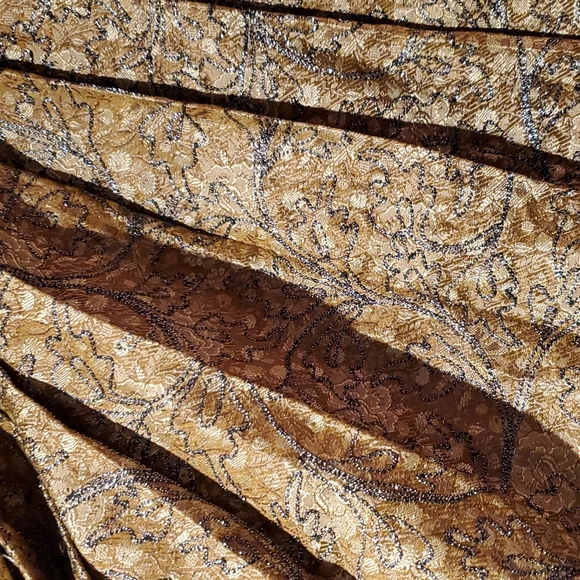 Heavy brocade tulle skirt - Picture 3 of 8